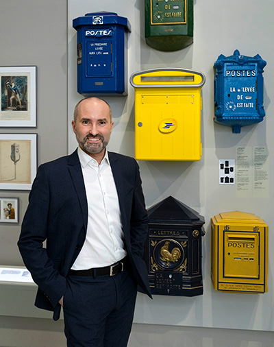 Photo de Guillaume Goy à l'intérieur des collections du musée
