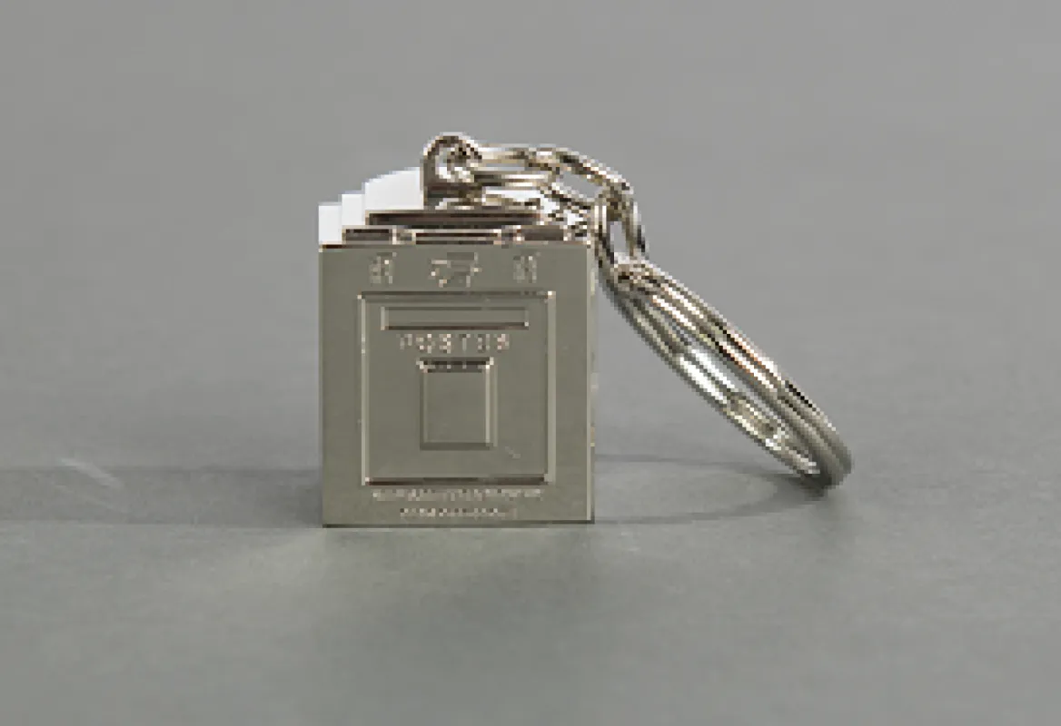 Vue 1 – Porte clefs boîte aux lettres 1950